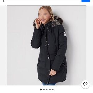 Arctic Expedition Stylish Black Puffer Coat with Fur Hood